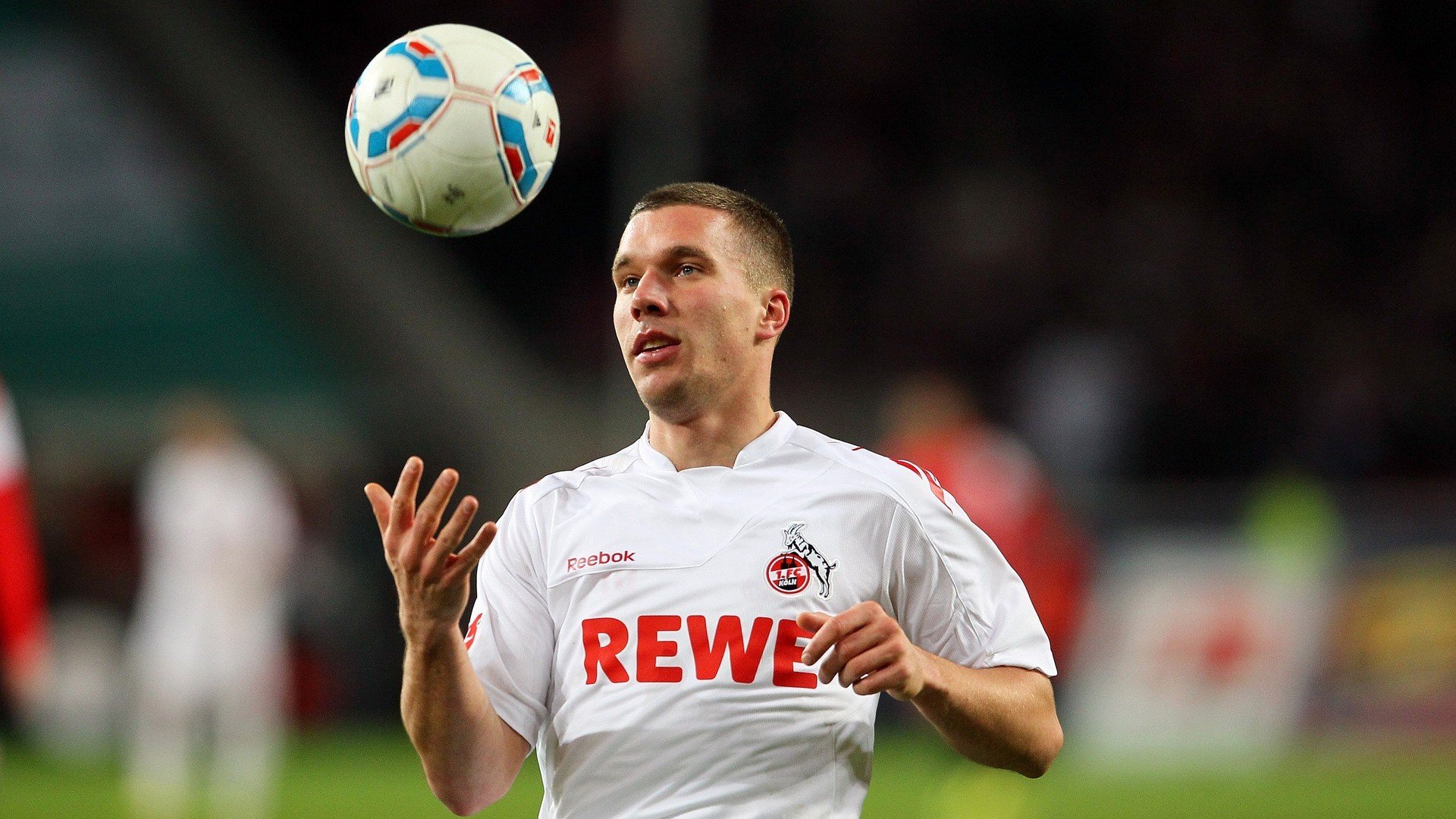 _金属未来：硬核科技打造爆炸式运动装备_，金属爆破